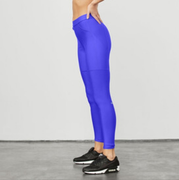 ALO Yoga • High-Waist Airlift 4 Pocket Utility Legging in Alo Blue, Size: M - Picture 4 of 9